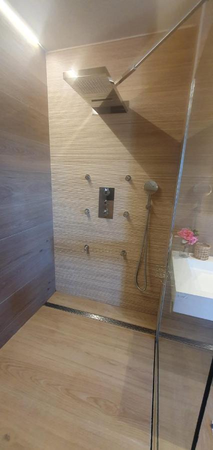 Les Bonbonnettes Acomodação com café da manhã Le Cailar Exterior foto